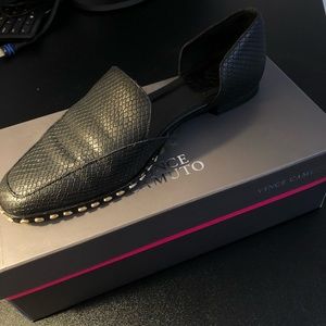 Vince camuto soft black scaly snake loafers